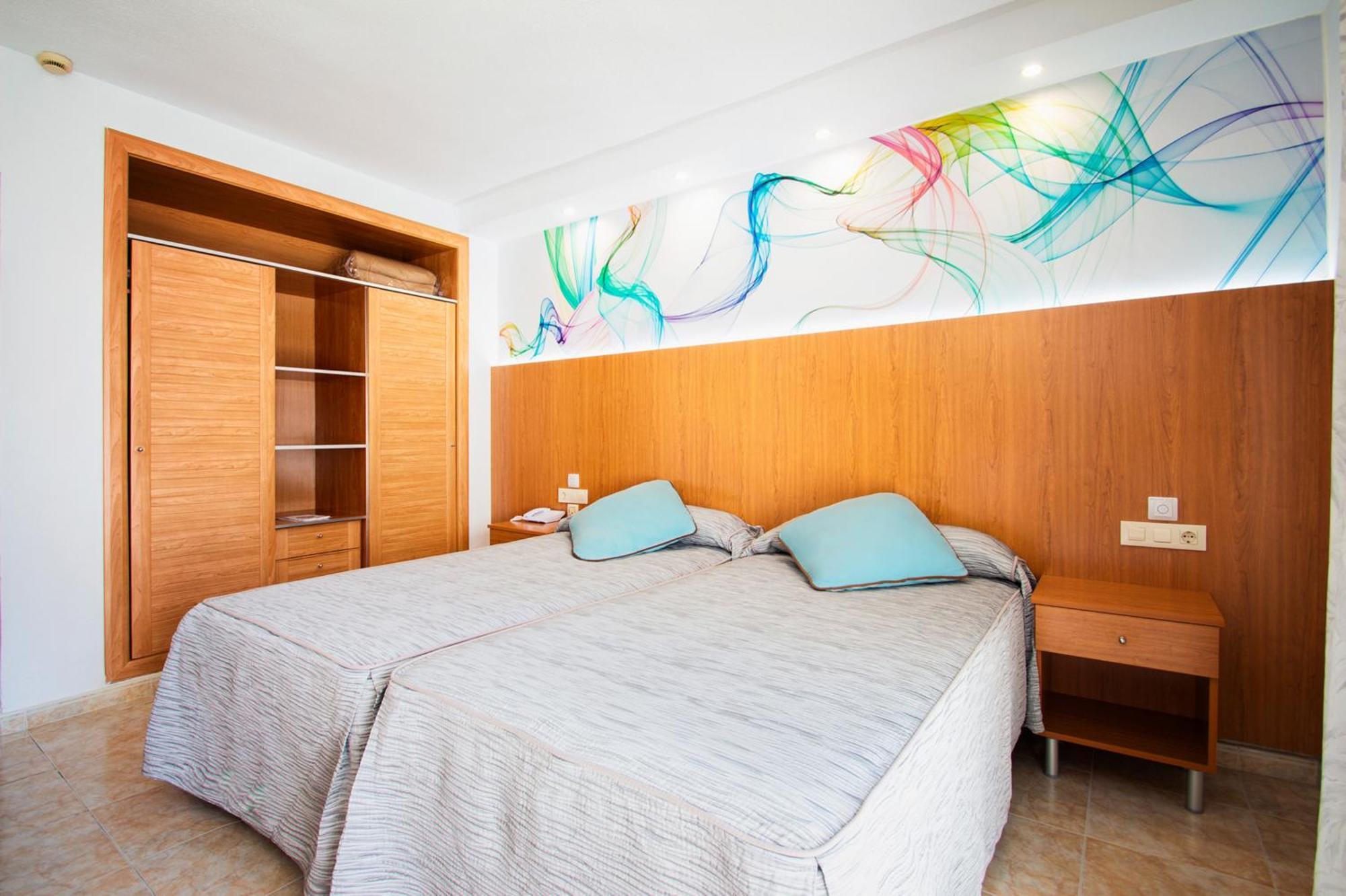 Hotel Servigroup Castilla Бенідорм Номер фото